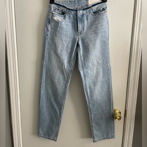 American Eagle Outfitters low rise 90’s straight jeans